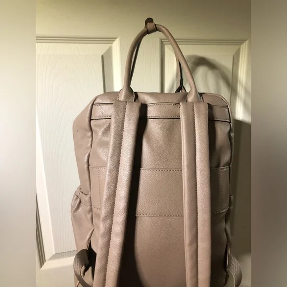 London Fog Backpack - Picture 4 of 5